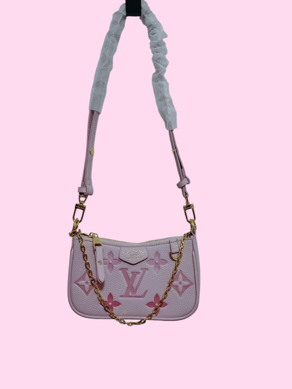 🩷💛*Pink Two Tone Small Shoulder Bag With Gold Accents 💛🩷